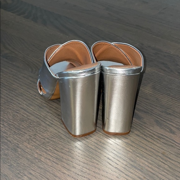 Silver heeled sandals - Picture 3 of 3